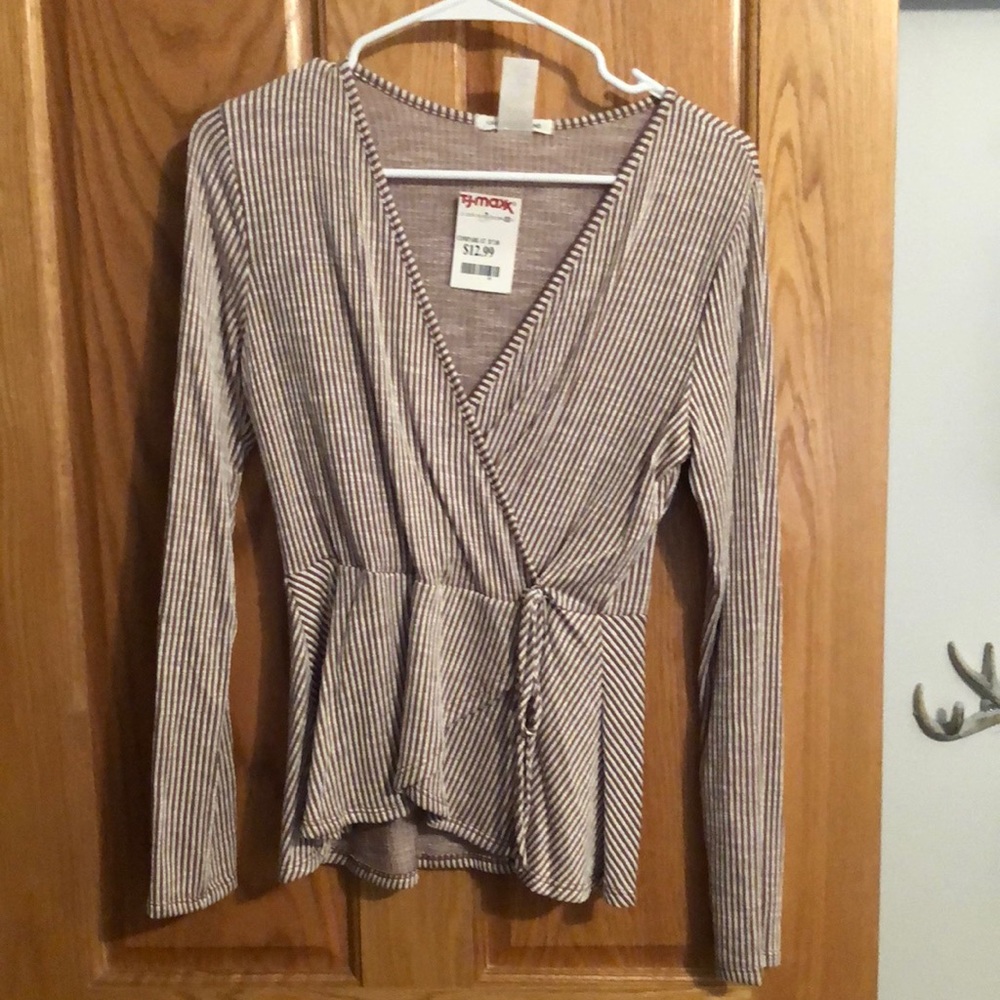 Long sleeve sweater like shirt